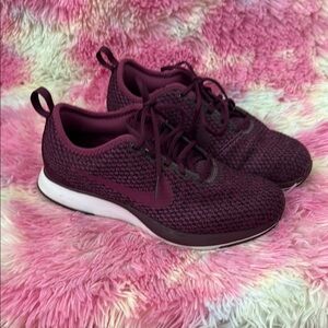 Nike Purple Sneakers Modern Athletic Design